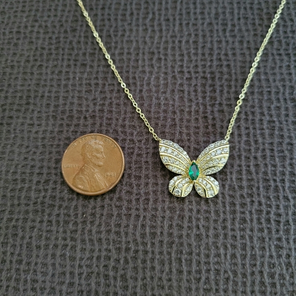 ✨️HP✨️ Mia Sarine Stationary Butterfly🦋 Necklace - Picture 6 of 16